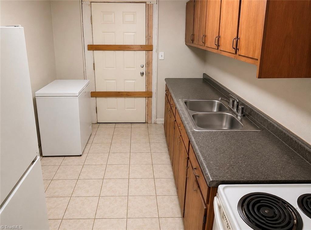 803 Mobile Street High Point, NC 27260 - Photo 6 of 7