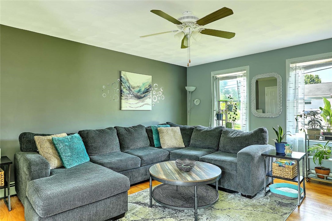 827 Anthony Road Portsmouth, RI 02871 - Photo 7 of 41 Gallery Image 7