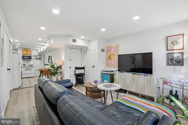 $699,999 | 1709 Christian Street, Philadelphia, PA 19146