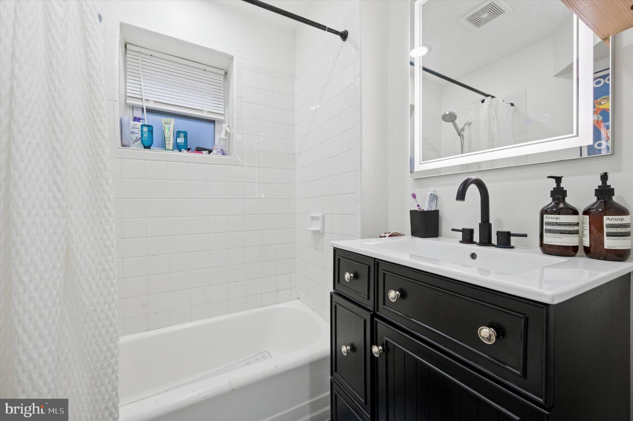 1709 Christian Street Philadelphia, PA 19146 - Photo 24 of 37