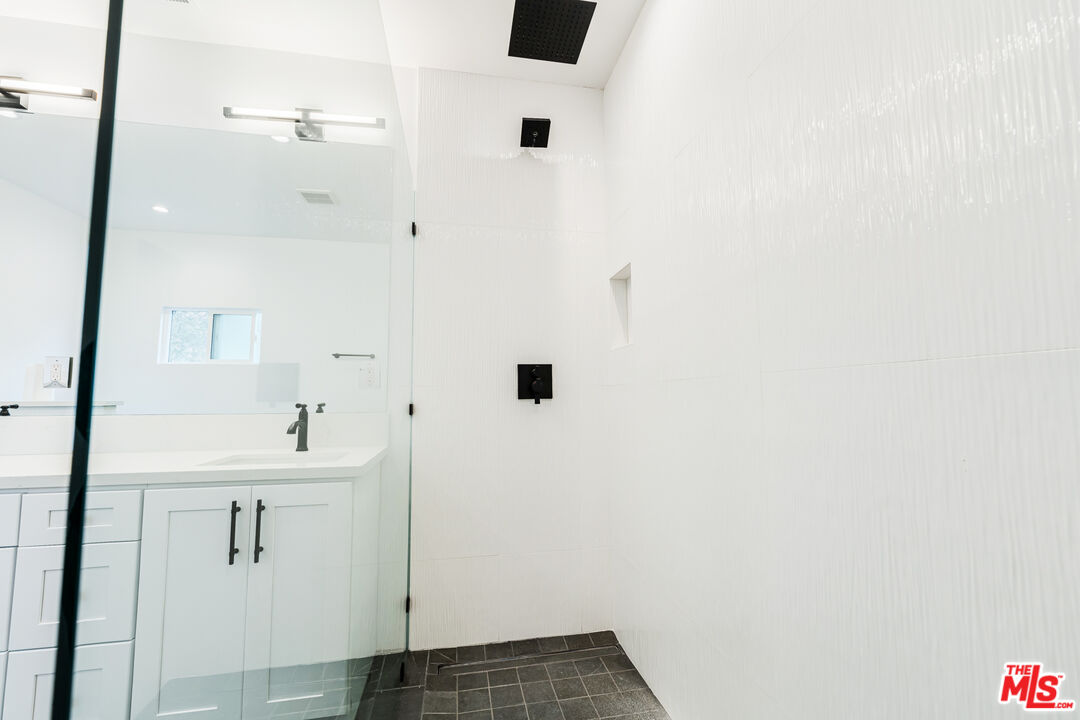4574 Shadeway Road Lakewood, CA 90713 - Photo 15 of 25 Gallery Image 15