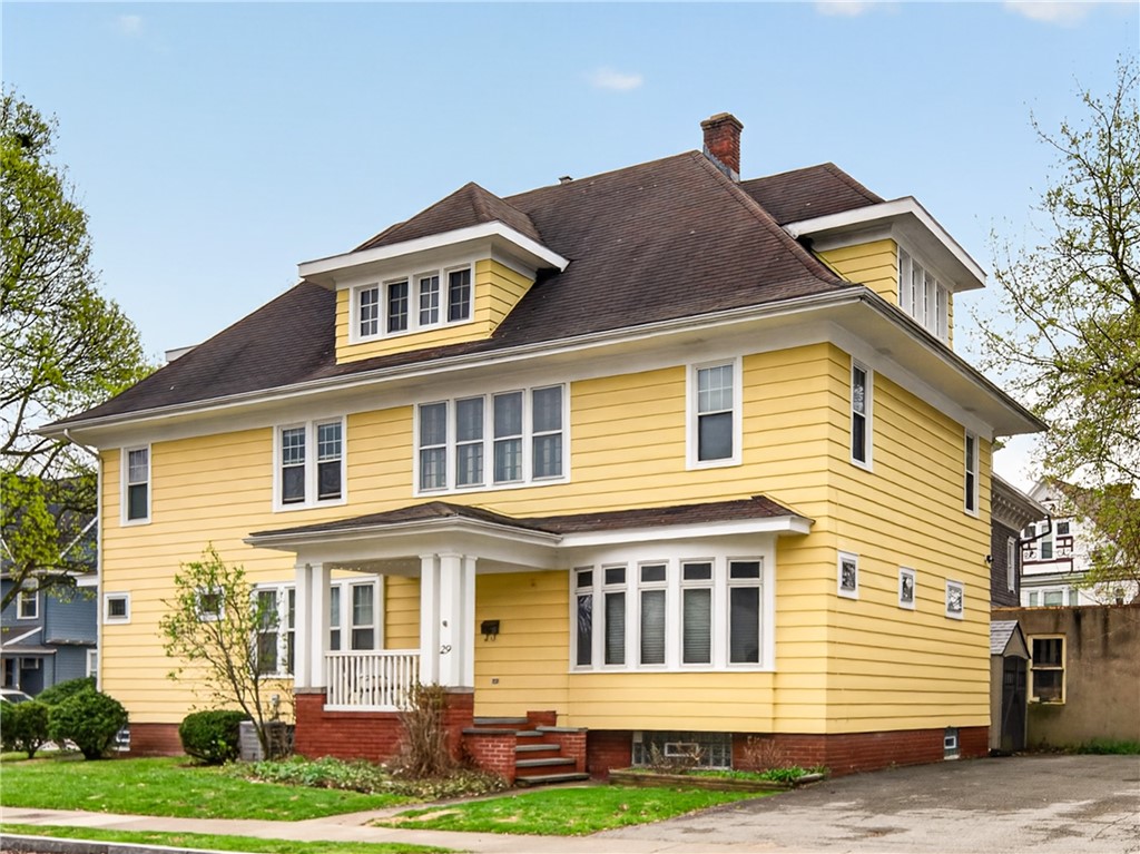 Welcome to 29 Harper St in the Park Ave Neighborho