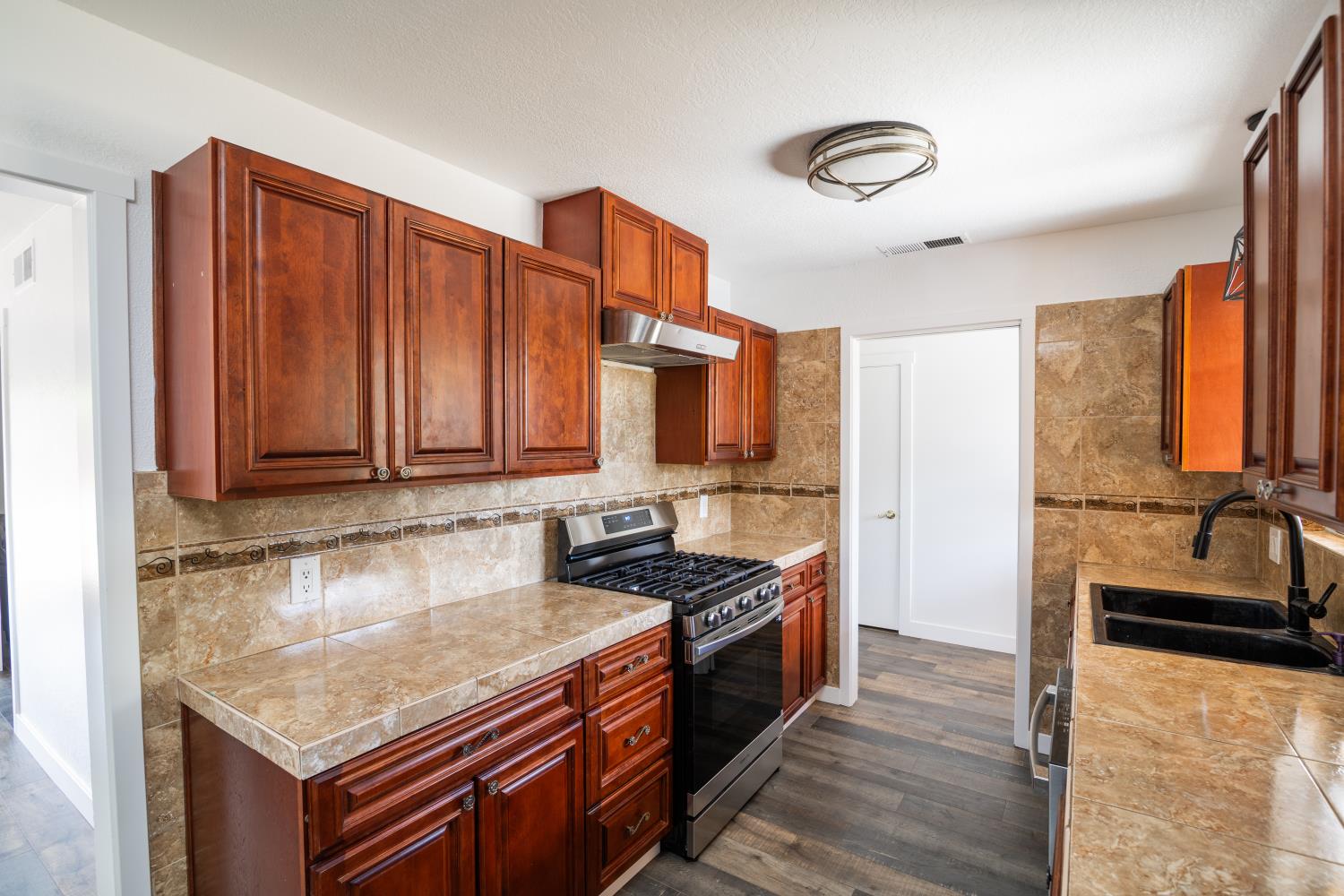 4537 Engle Road Sacramento, CA 95821 - Photo 15 of 50