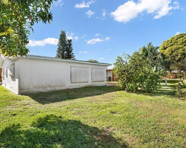 $289,900 | 4929 Northwest 53rd Street, Tamarac, FL 33319