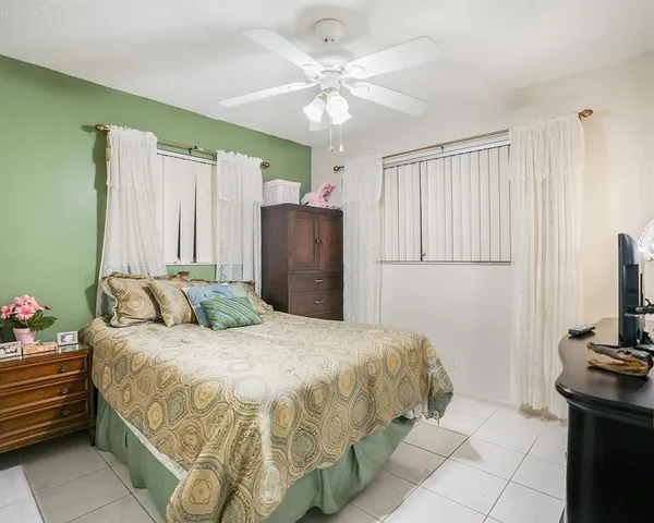 $289,900 | 4929 Northwest 53rd Street, Tamarac, FL 33319