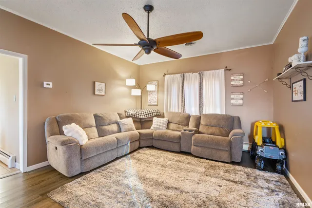 $89,000 | 203 East St Louis Street, West Frankfort, IL 62896