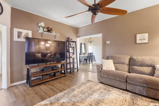 $89,000 | 203 East St Louis Street, West Frankfort, IL 62896