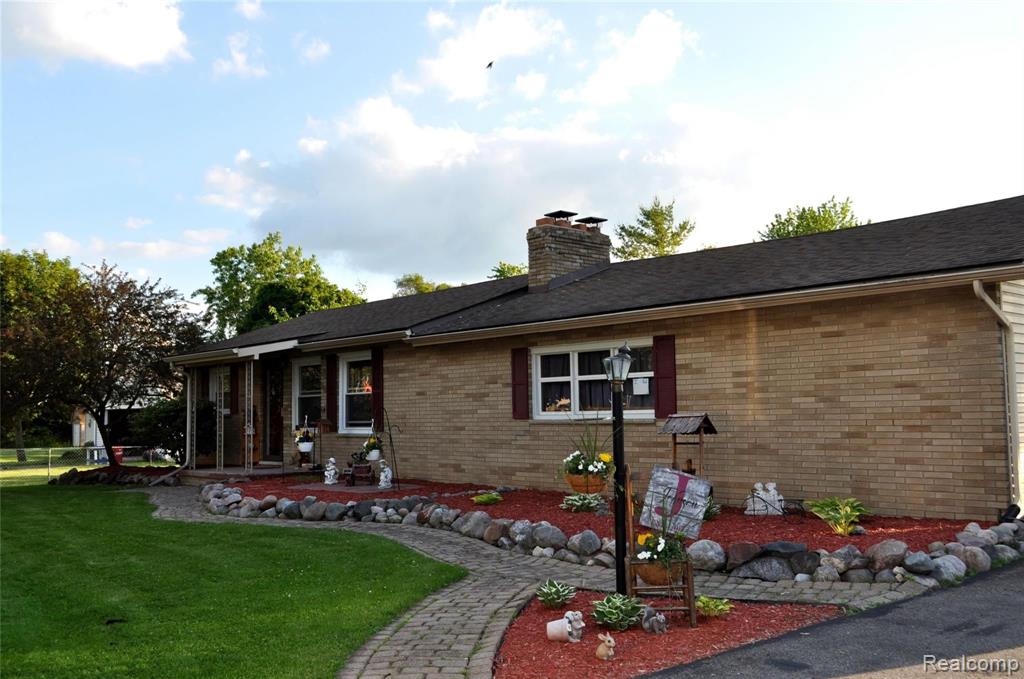 2441 North Irish Road Davison, MI 48423 - Photo 3 of 22