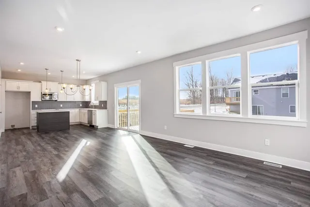 $430,000 | 2955 Norway Pne Drive Southeast, Kentwood, MI 49512