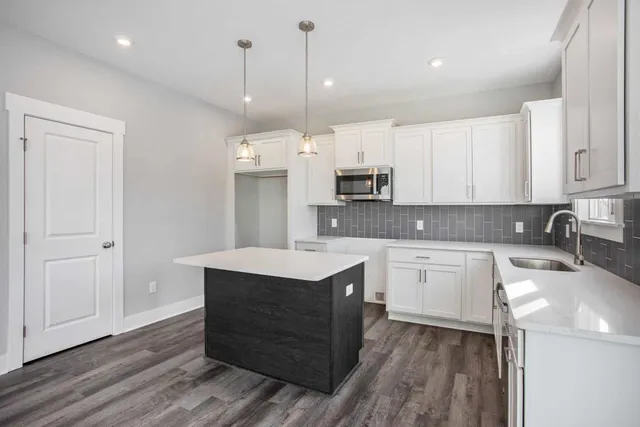 $430,000 | 2955 Norway Pne Drive Southeast, Kentwood, MI 49512