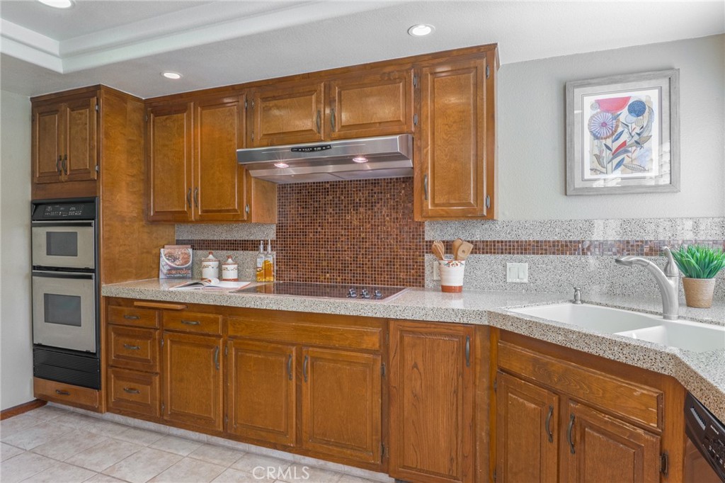 6272 Riviera Circle Long Beach, CA 90815 - Photo 3 of 52