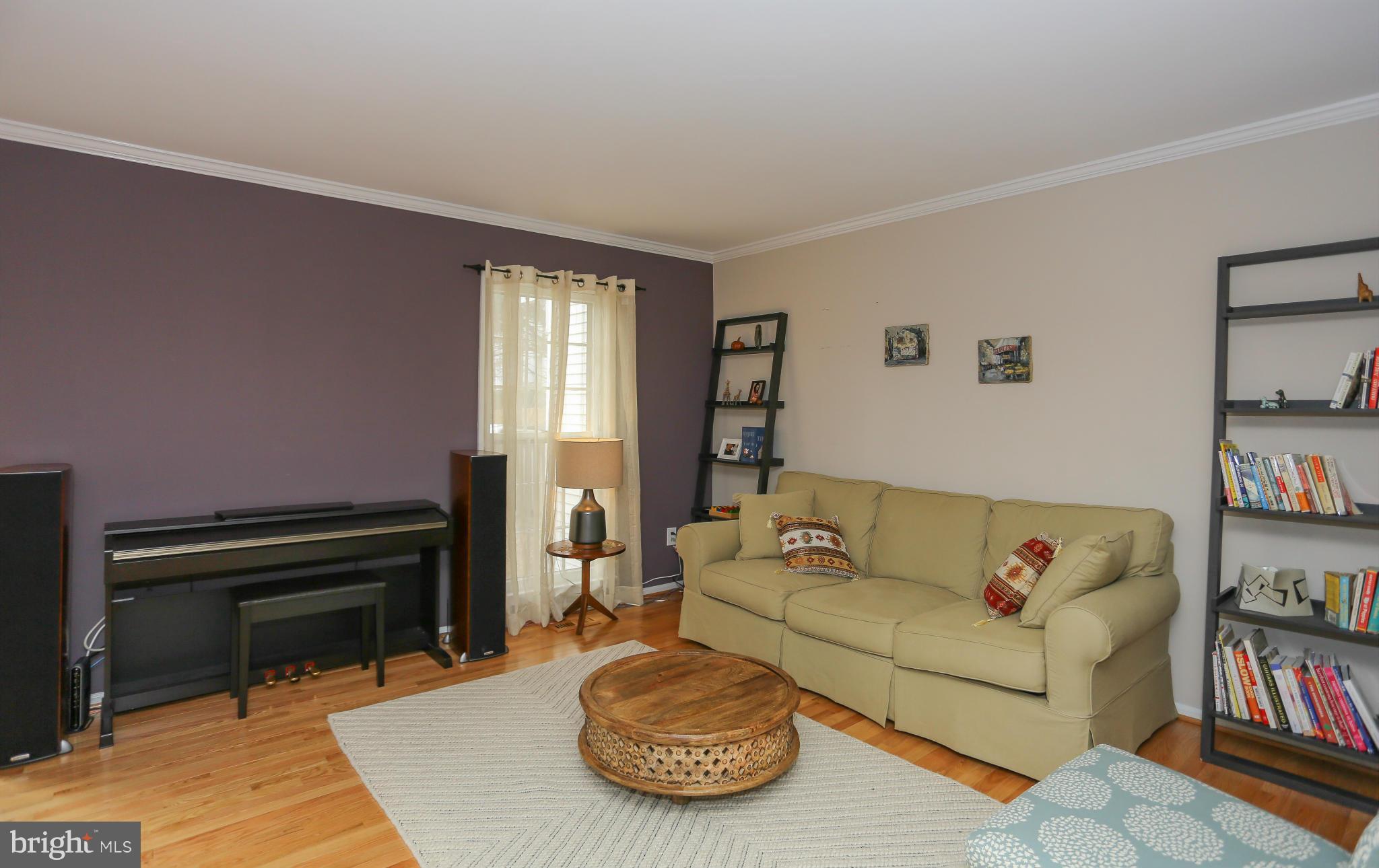311 Crescendo Way Silver Spring, MD 20901 - Photo 14 of 29 Living Room