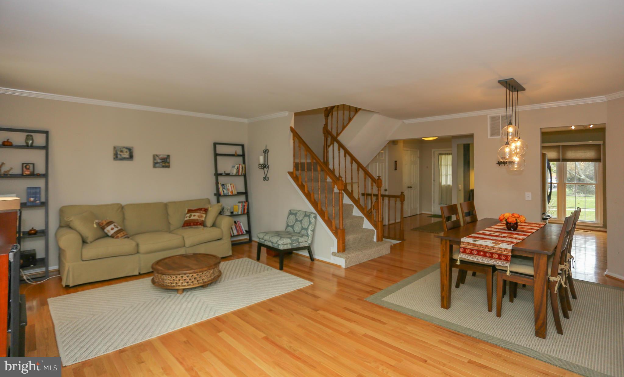 311 Crescendo Way Silver Spring, MD 20901 - Photo 15 of 29 Living Room