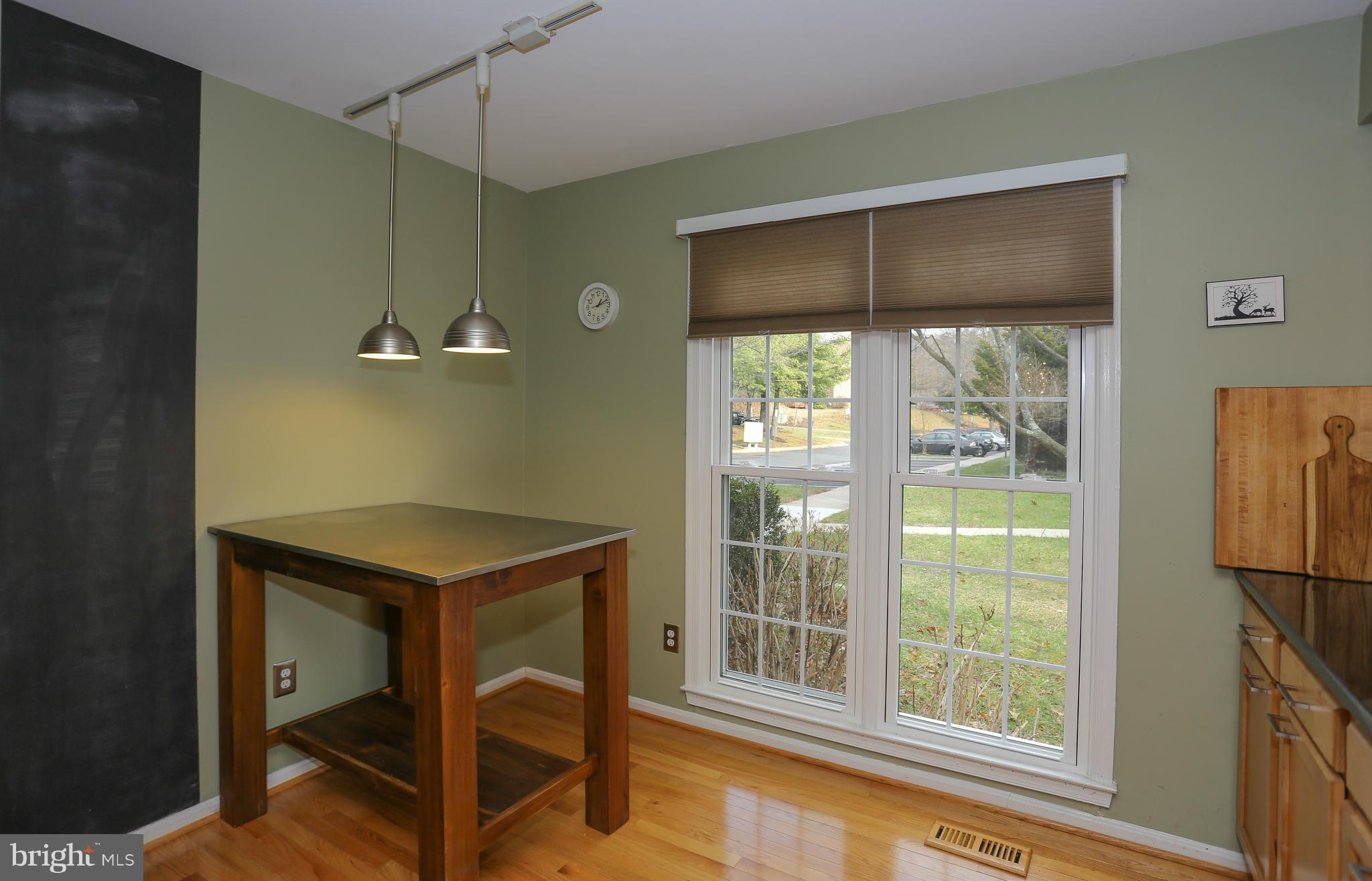 311 Crescendo Way Silver Spring, MD 20901 - Photo 6 of 29 Kitchen