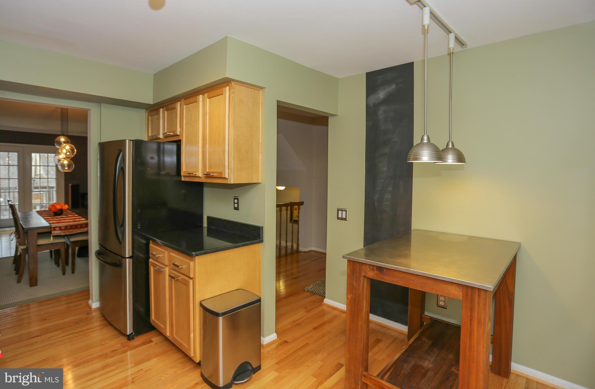 311 Crescendo Way Silver Spring, MD 20901 - Photo 8 of 29 Kitchen