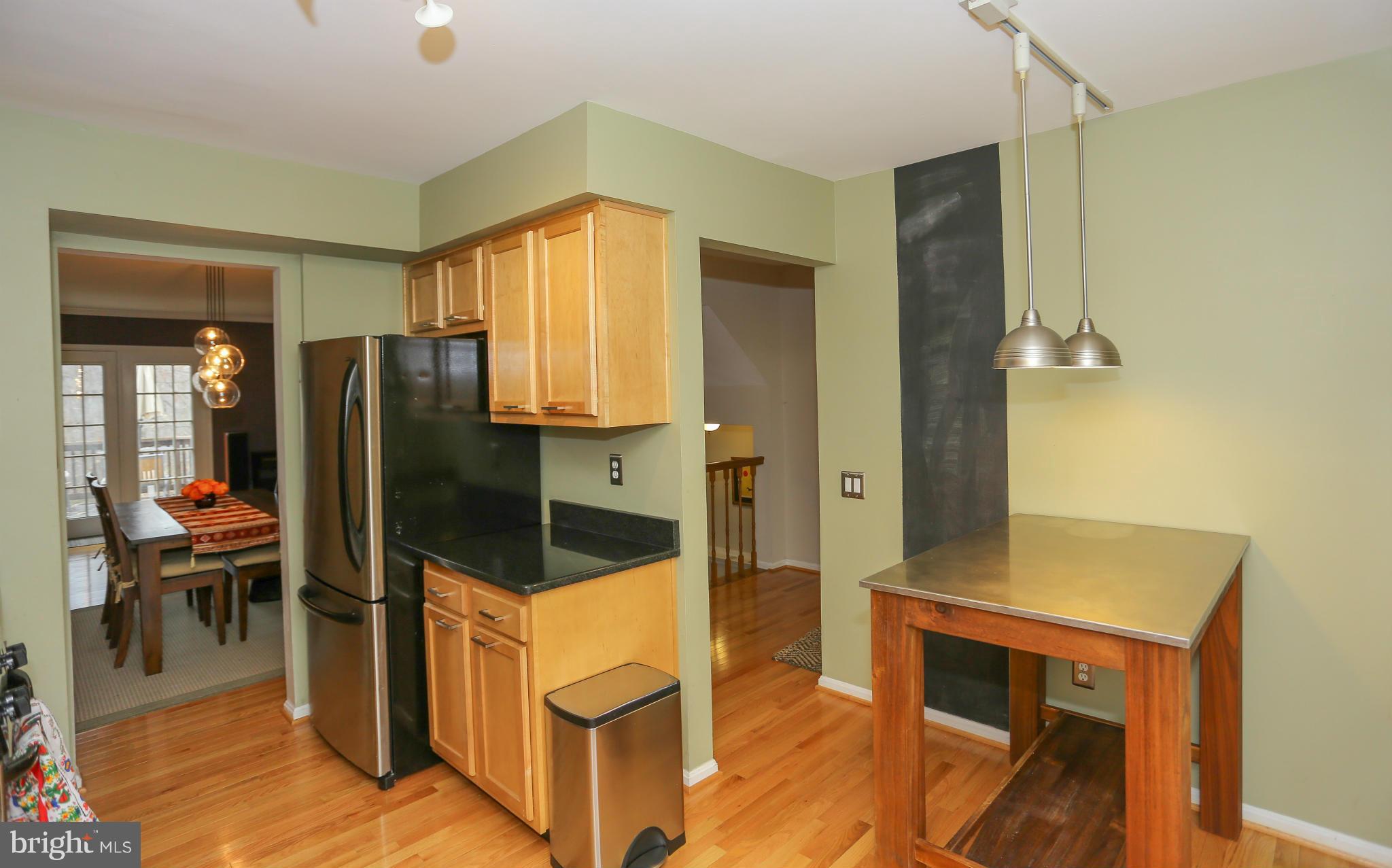 311 Crescendo Way Silver Spring, MD 20901 - Photo 9 of 29 Kitchen