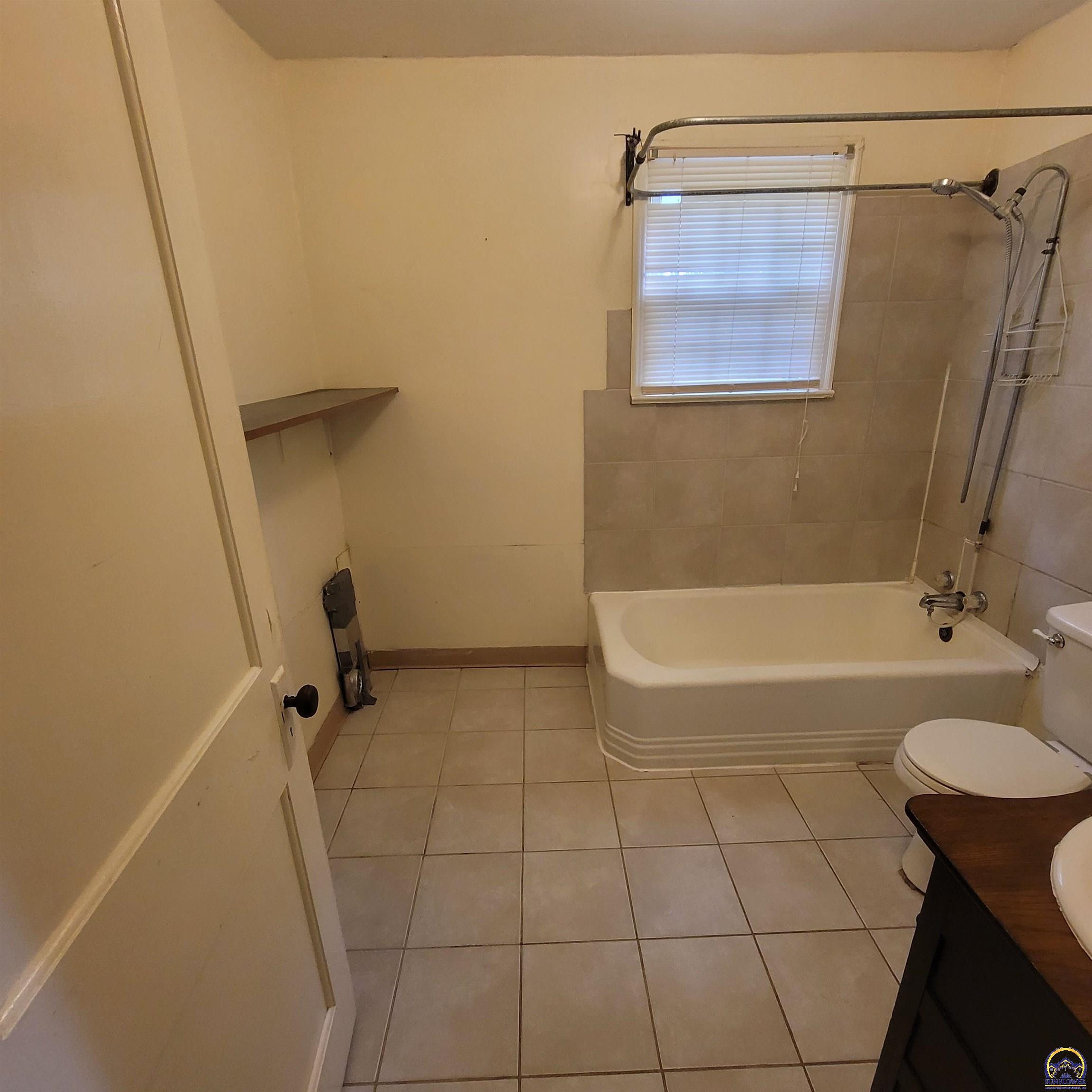 4432 Northeast Indian Creek Road Topeka, KS 66617 - Photo 13 of 29