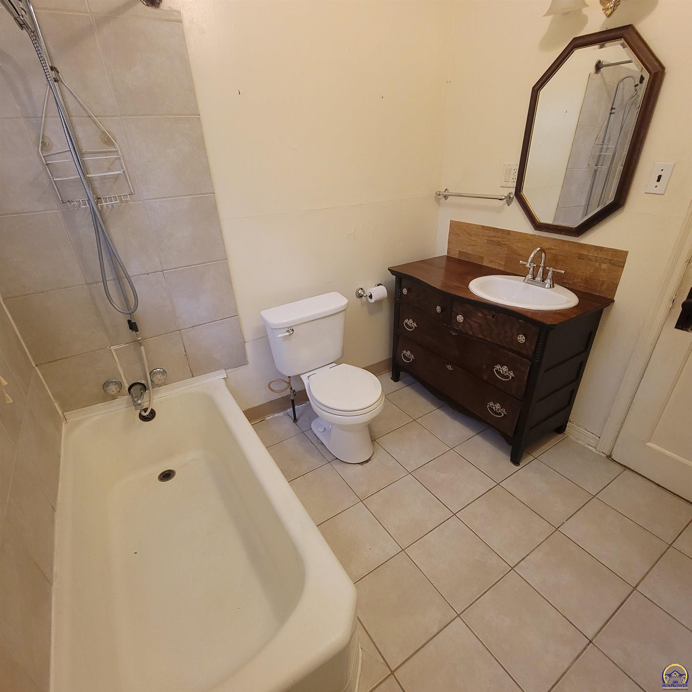 4432 Northeast Indian Creek Road Topeka, KS 66617 - Photo 14 of 29