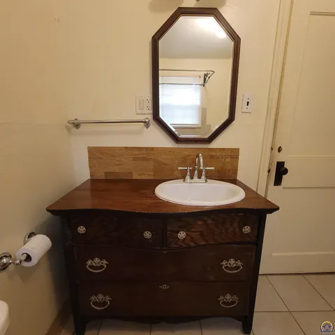 $380,000 | 4432 Northeast Indian Creek Road, Topeka, KS 66617