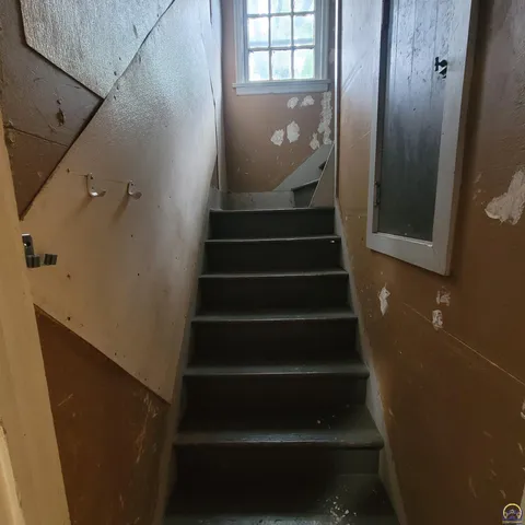 $380,000 | 4432 Northeast Indian Creek Road, Topeka, KS 66617