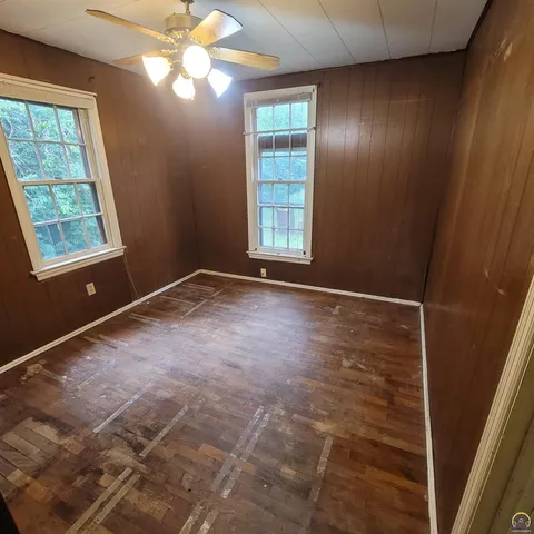 $380,000 | 4432 Northeast Indian Creek Road, Topeka, KS 66617