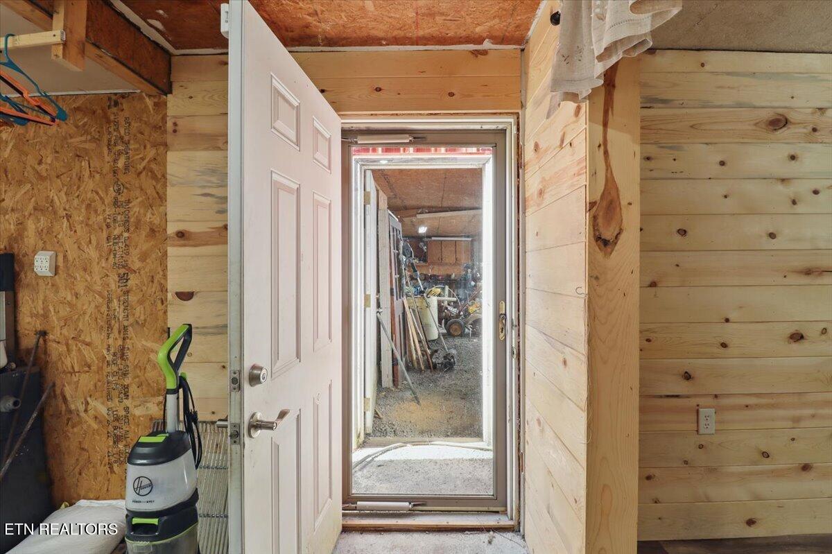 180 Stevenson Bridge Road Middlesboro, KY 40965 - Photo 11 of 31 13-Photo_013