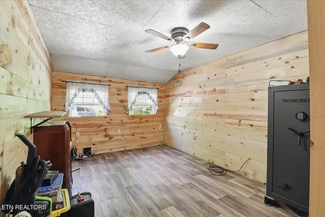 $179,900 | 180 Stevenson Bridge Road, Middlesboro, KY 40965