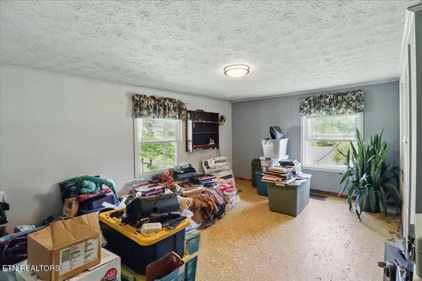 $170,000 | 180 Stevenson Bridge Road, Middlesboro, KY 40965