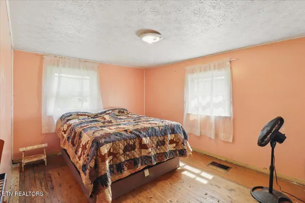 $170,000 | 180 Stevenson Bridge Road, Middlesboro, KY 40965