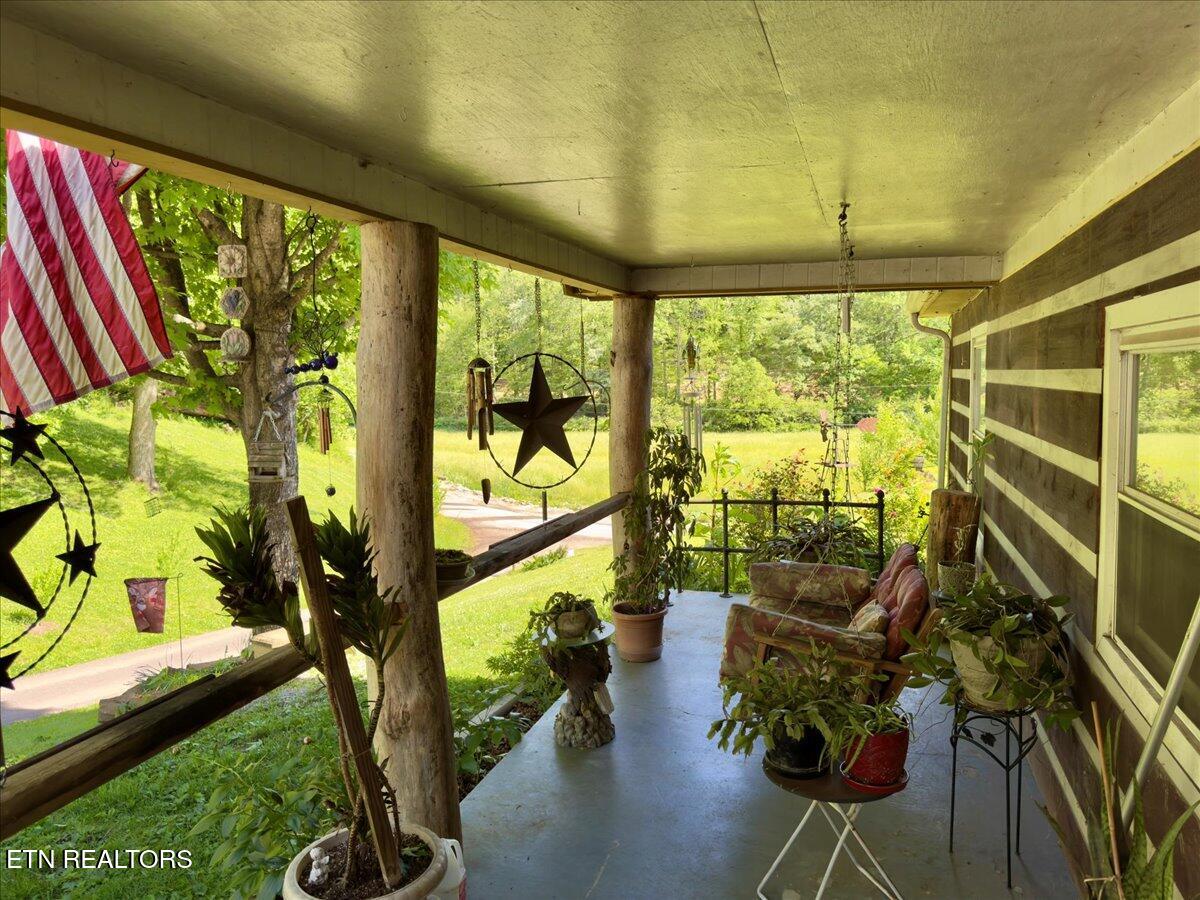 180 Stevenson Bridge Road Middlesboro, KY 40965 - Photo 2 of 31 02-IMG_8094