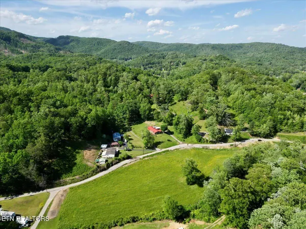 $170,000 | 180 Stevenson Bridge Road, Middlesboro, KY 40965