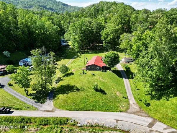 $170,000 | 180 Stevenson Bridge Road, Middlesboro, KY 40965