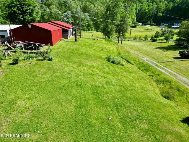 $179,900 | 180 Stevenson Bridge Road, Middlesboro, KY 40965