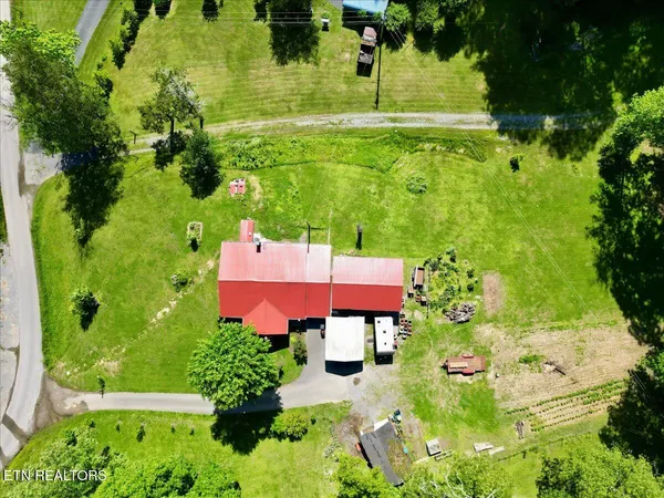 $170,000 | 180 Stevenson Bridge Road, Middlesboro, KY 40965