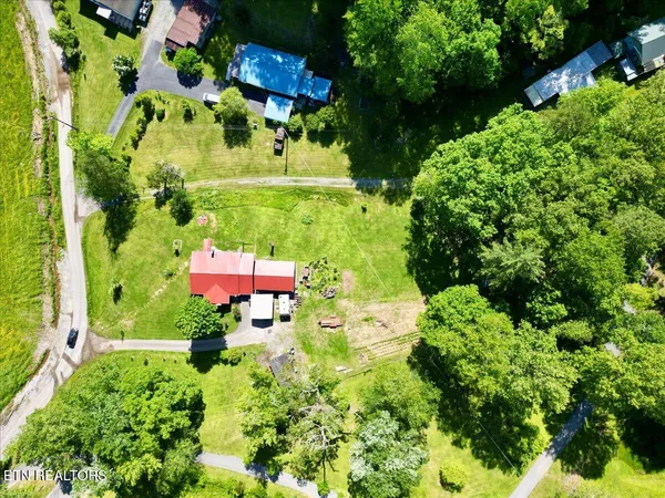 $170,000 | 180 Stevenson Bridge Road, Middlesboro, KY 40965