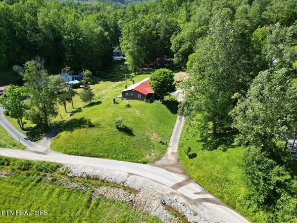 $170,000 | 180 Stevenson Bridge Road, Middlesboro, KY 40965