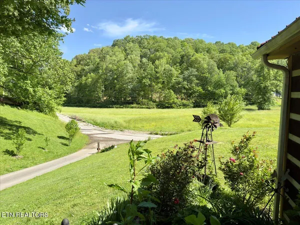 $170,000 | 180 Stevenson Bridge Road, Middlesboro, KY 40965