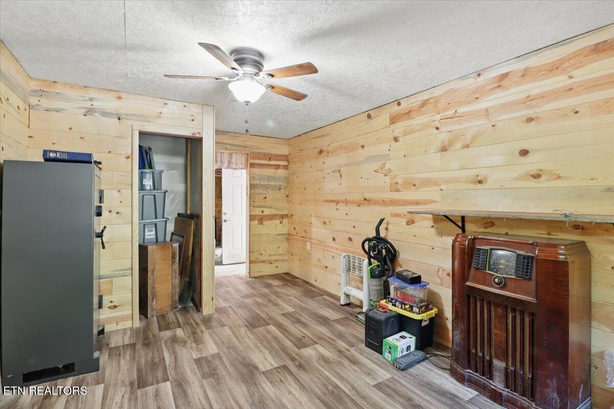 180 Stevenson Bridge Road Middlesboro, KY 40965 - Photo 10 of 31 12-Photo_012