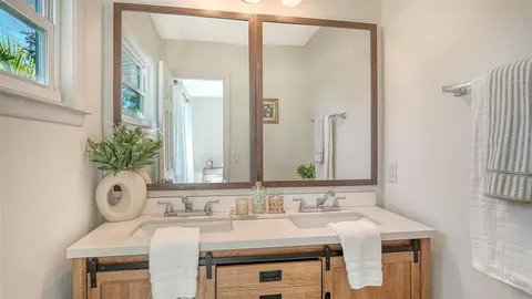 $464,000 | 209 Briggs Court, Sarasota, FL 34237