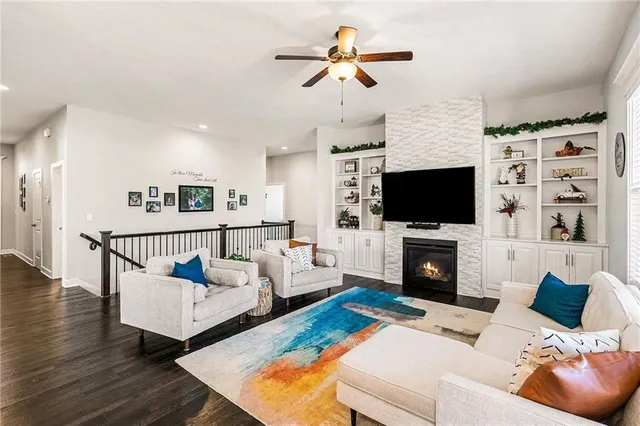 $490,000 | 8100 North Tullis Avenue, Kansas City, MO 64158