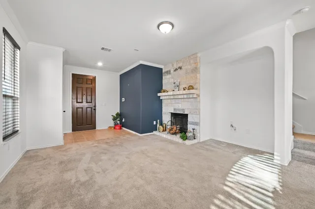 $2,000 | 6204 Conestoga Wagon Way, Del Valle, TX 78617