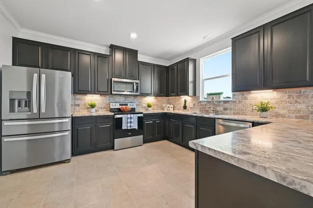 $2,000 | 6204 Conestoga Wagon Way, Del Valle, TX 78617