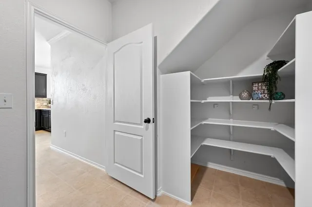 $2,000 | 6204 Conestoga Wagon Way, Del Valle, TX 78617