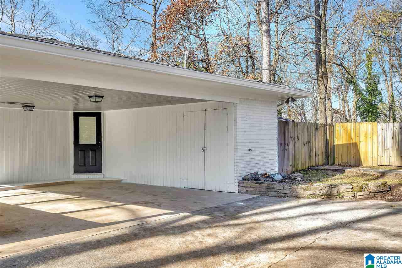 648 Ridge Top Circle Birmingham, AL 35206 - Photo 4 of 33