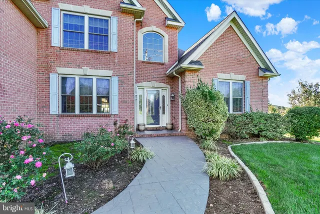 $650,000 | 639 Chestnut Hill Road, York, PA 17402