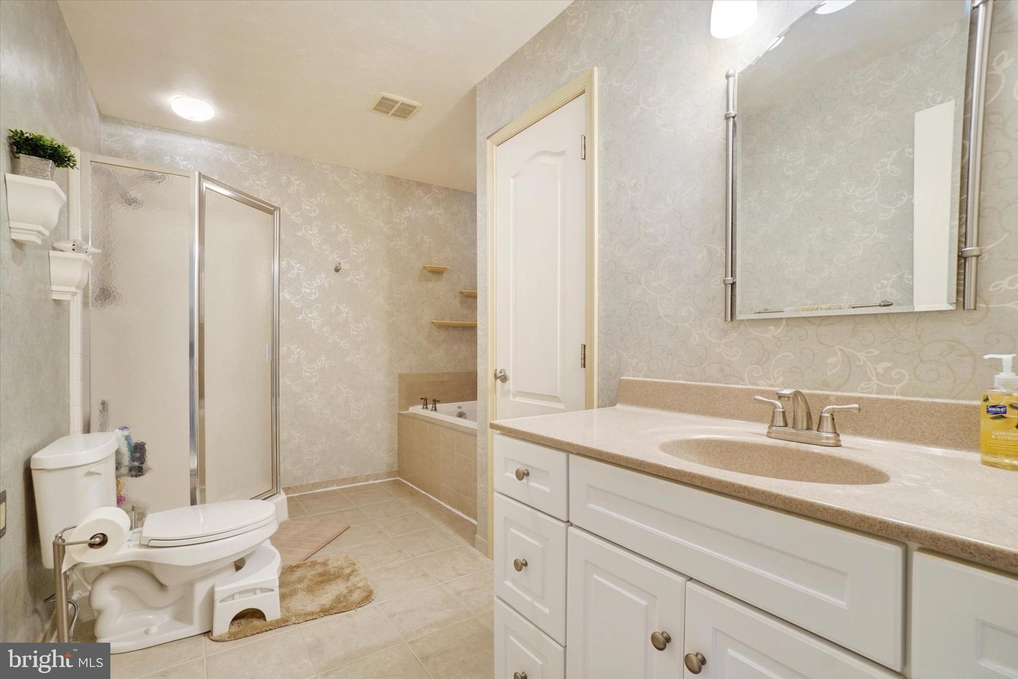 639 Chestnut Hill Road York, PA 17402 - Photo 34 of 56 Bedroom #4 Private Bath