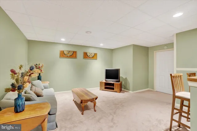 $650,000 | 639 Chestnut Hill Road, York, PA 17402