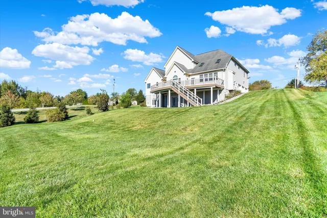 $650,000 | 639 Chestnut Hill Road, York, PA 17402