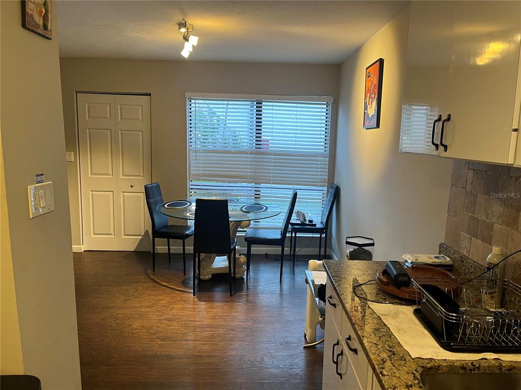 4001 South Beneva Road, Unit 110 Sarasota, FL 34233 - Photo 4 of 26 Gallery Image 4