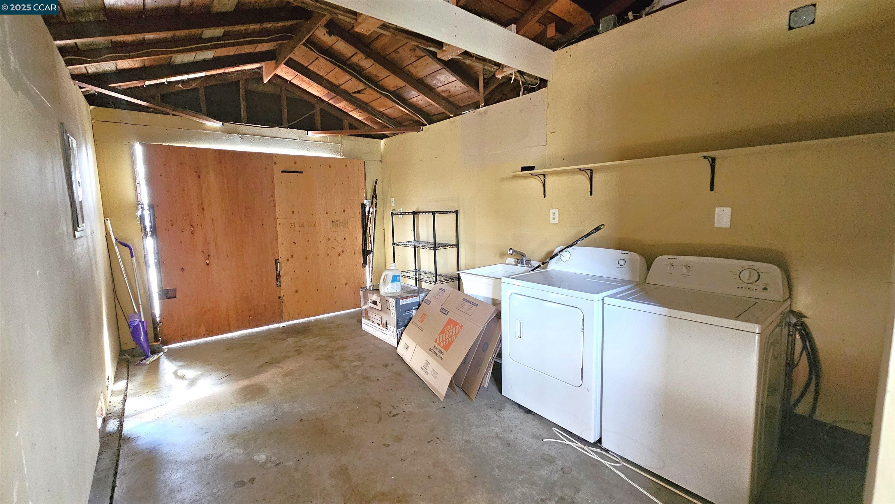 2475 Maple Avenue Concord, CA 94520 - Photo 21 of 28 a utility room with dryer and washer